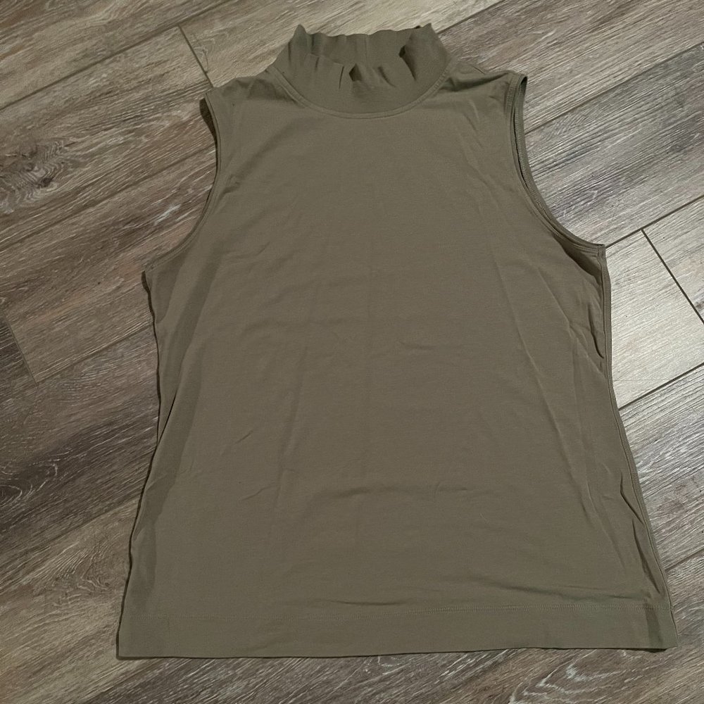 Athleta Mock Neck Tank Top GREEN SIZE MED